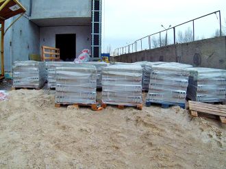 Листопад 2025 року